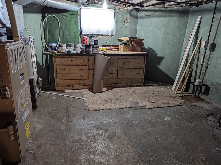 434 E Chapin St — Photo 34