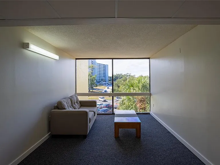 701 S Madison Ave #401 — Photo 6