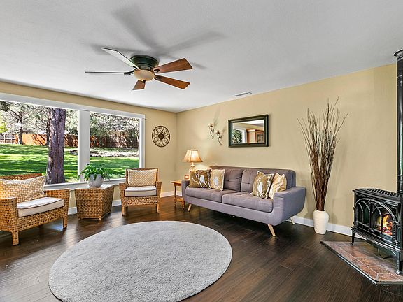 4th image of 20568 Klahani Dr