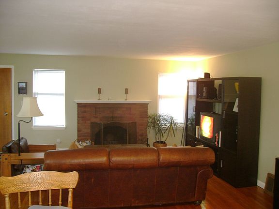 Great room with fireplace and Oak floors