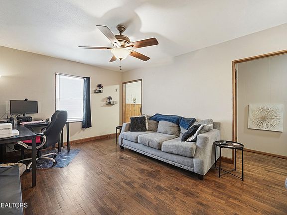 5th image of 119 James Ave