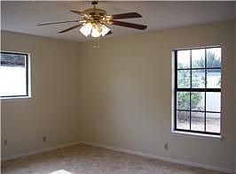 5th image of 1000 Highland Dr