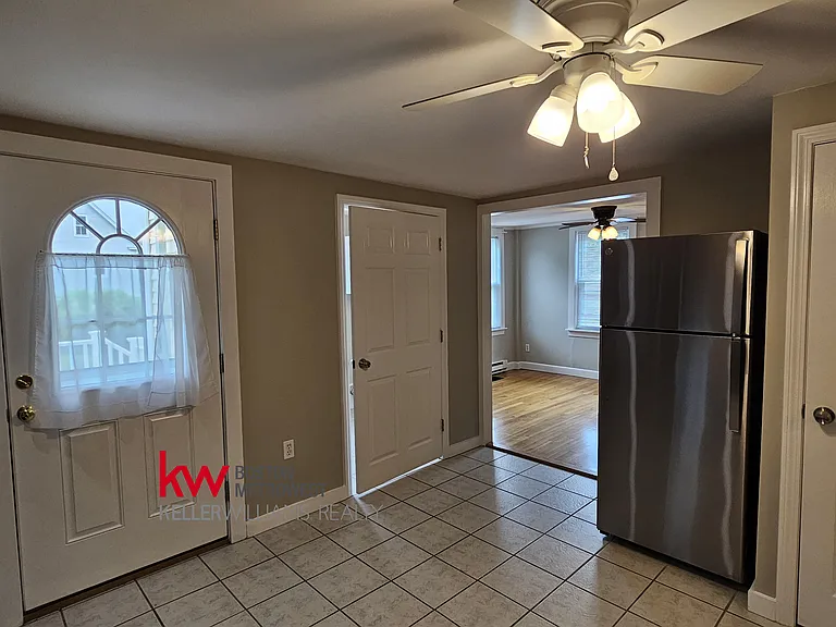 27 Ferry St #B — Photo 4