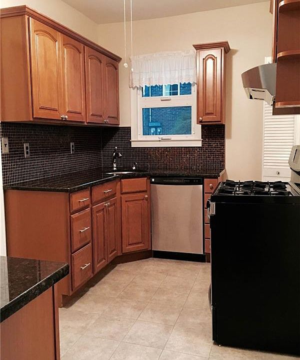 1st image of 74 Penbroke Ave