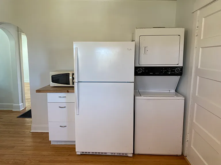 223 Amelia St — Photo 10