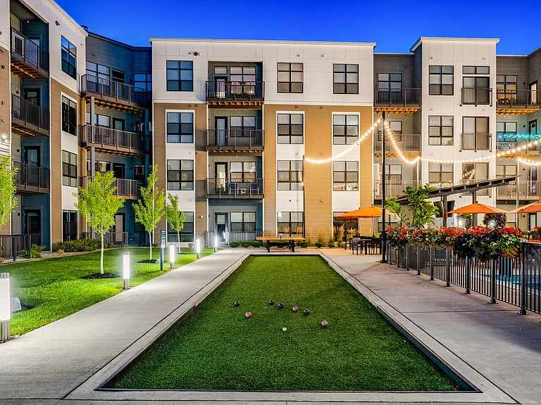 The Pointe at Polaris — Photo 35