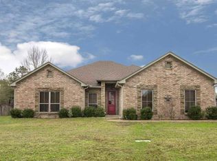 101 Mossy Creek Dr, Hallsville, TX 75650