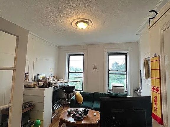 3rd image of 308 Prospect Ave #5
