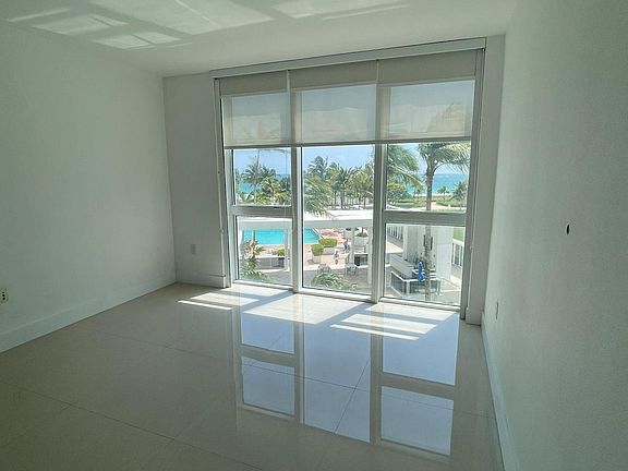 3rd image of 319-10275 Collins Ave #319