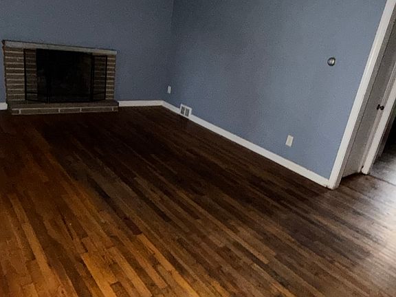 3rd image of 106 Grant St