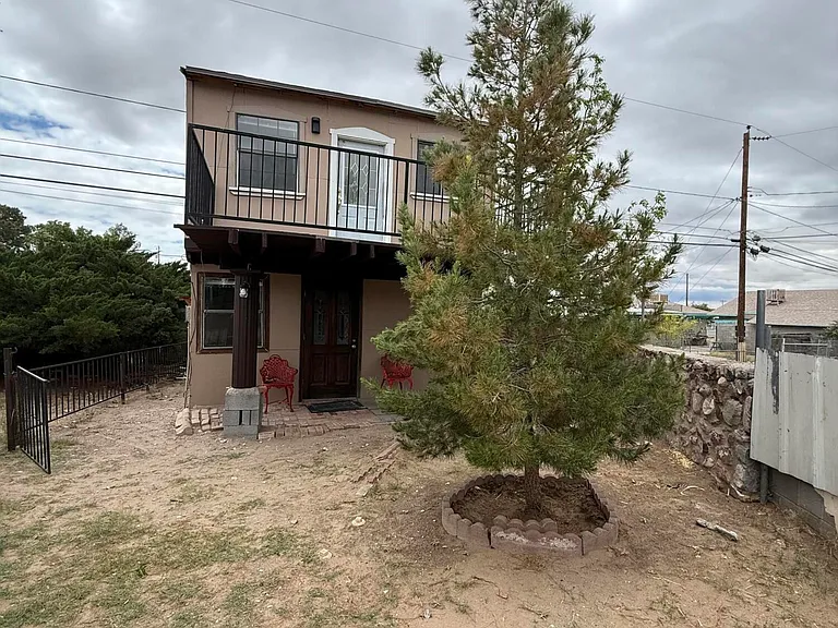 1018 Lakewood Rd #B — Photo 1