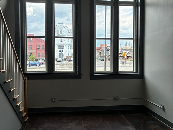 3rd image of 105 Campbell Ave SW #103