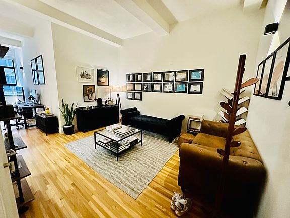 2nd image of 31 E 31st St APT 9G