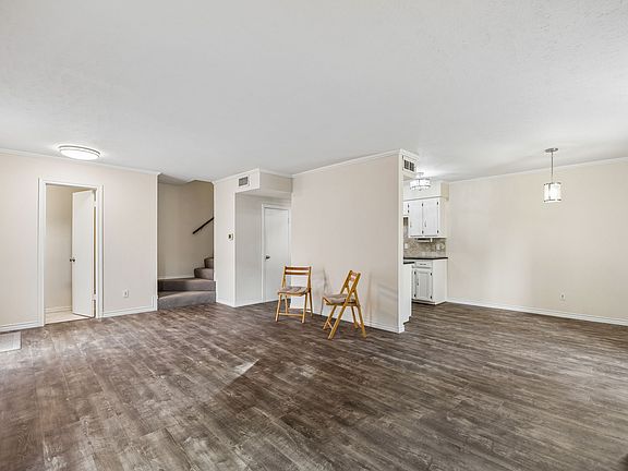 4th image of 2614 Custer Pkwy APT A