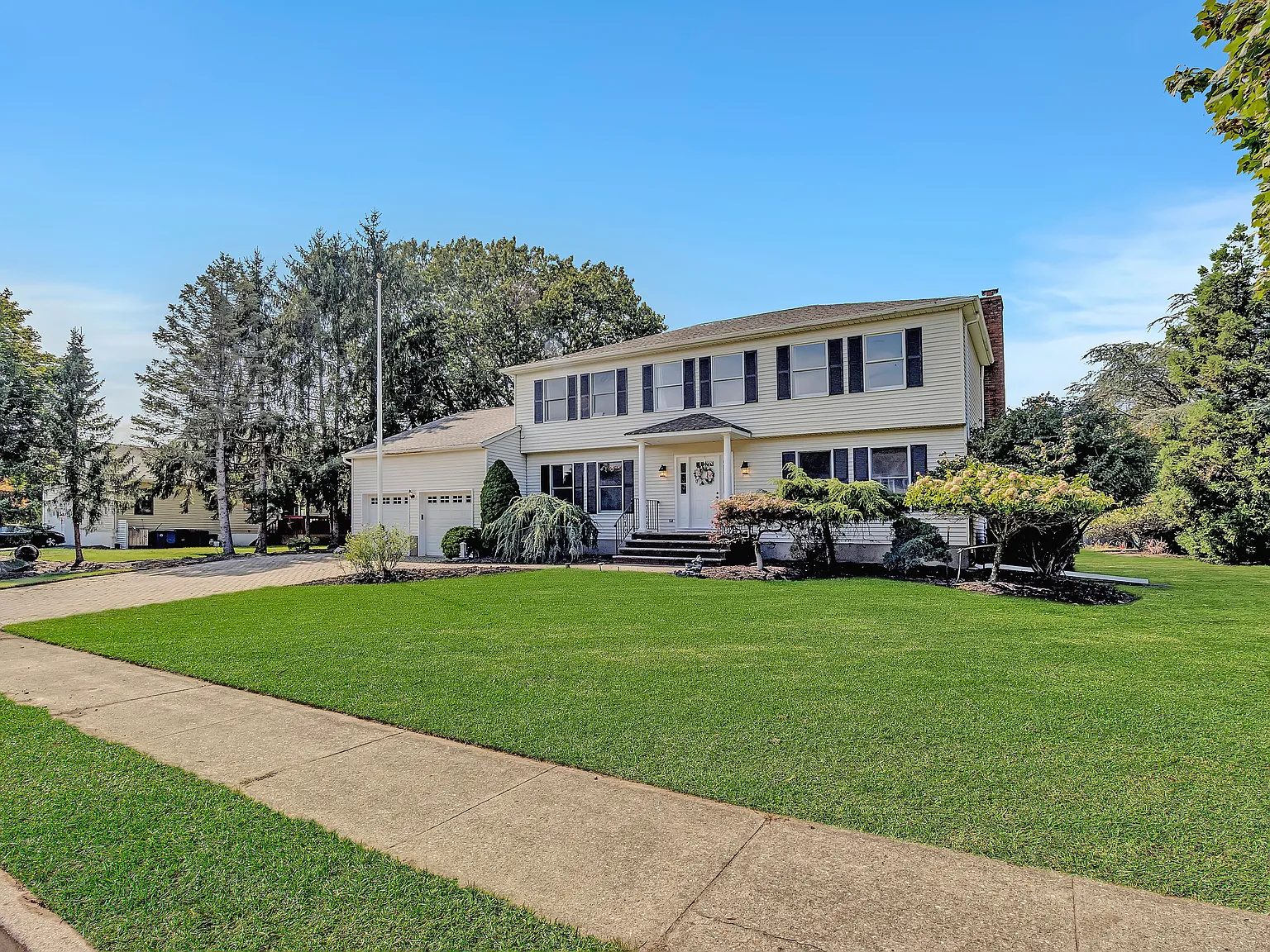5 bed, 3000 sqft, $7,000 — Photo 2