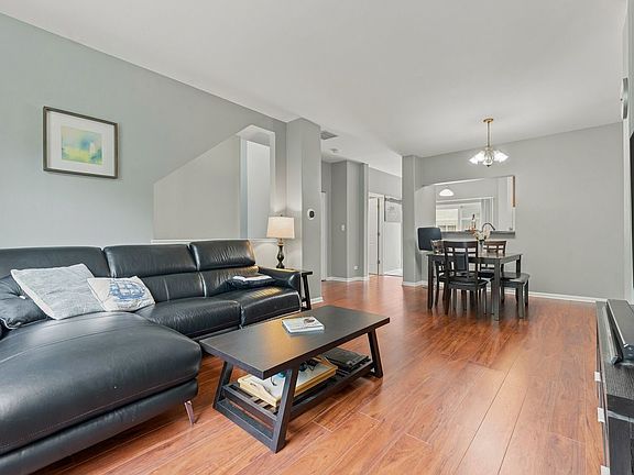5th image of 1002 Savoy Ct
