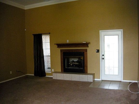 2nd image of 1215 34th St NE