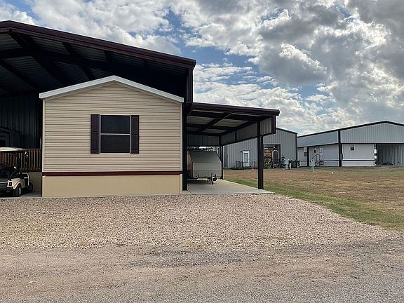 3rd image of 150 Bluebird Dr