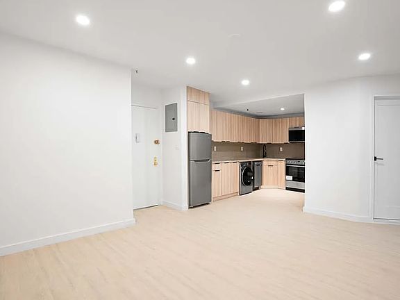 5th image of 1134 1st Ave APT 4R
