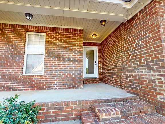 2nd image of 37 Ridgeview Dr