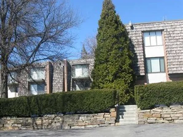 333 Forest Green Dr, Coraopolis, PA 15108