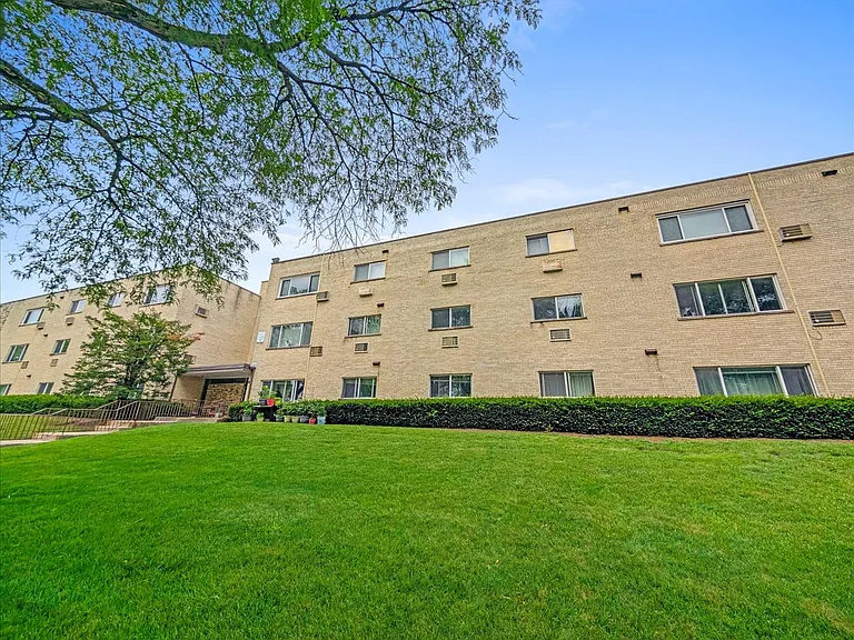 700 McKinley Ave #206 — Photo 15