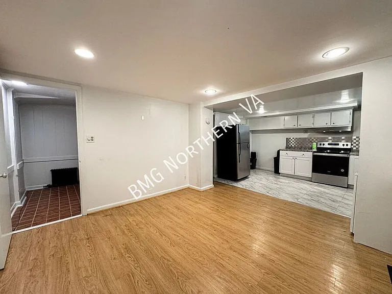 6600 Braddock Rd — Photo 26