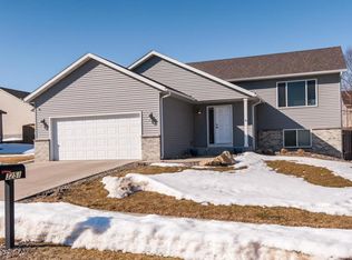 3251 Lakeridge Dr NW, Rochester, MN 55901