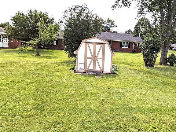 Back yard & utility shed