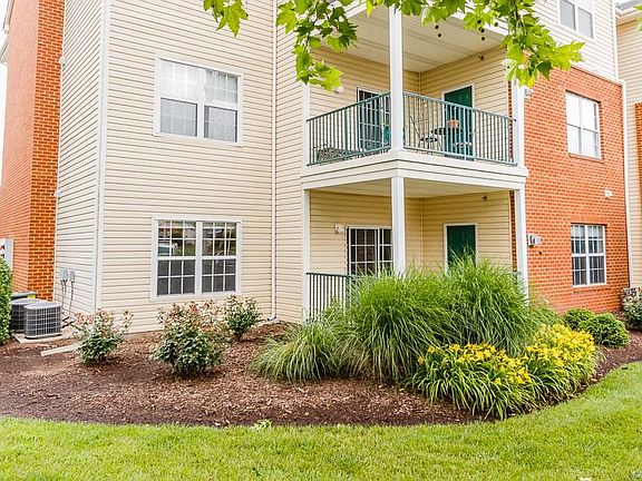 2nd image of 9601 Links Way APT A