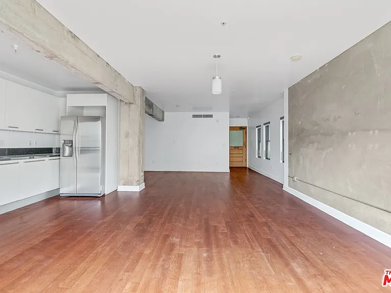 416 S Spring St #608 — Photo 17