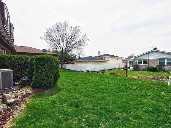 4th image of 1524 Concord Ave