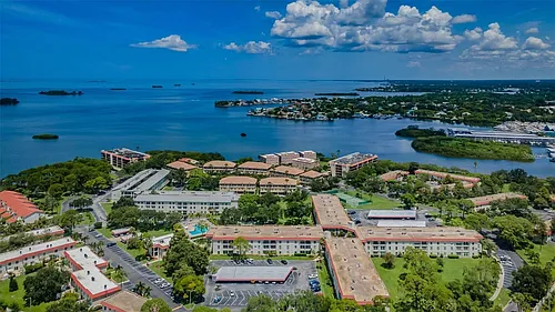 2700 Bayshore Blvd Photo 1