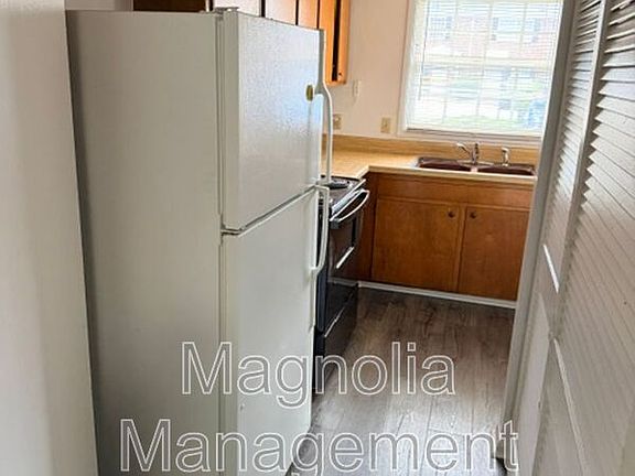 5th image of 1932 Oxford Rd APT E