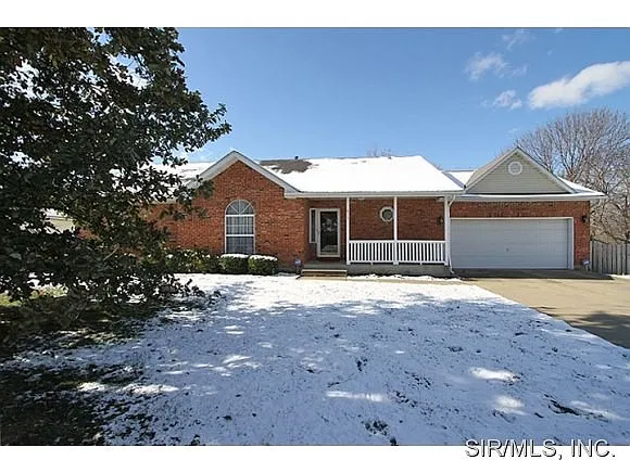 813 Penhurst Pl photo 1