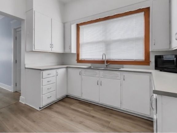 3rd image of 230 Kirkwood Blvd APT 4