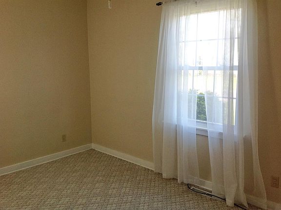 4th image of 602 28th Ave