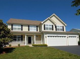 3325 Aurora Dr, Lake In The Hills, IL 60156