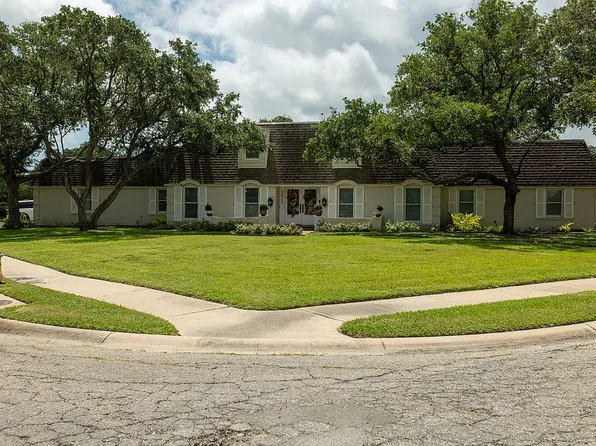233 Cape Aron Dr, Corpus Christi, TX 78412