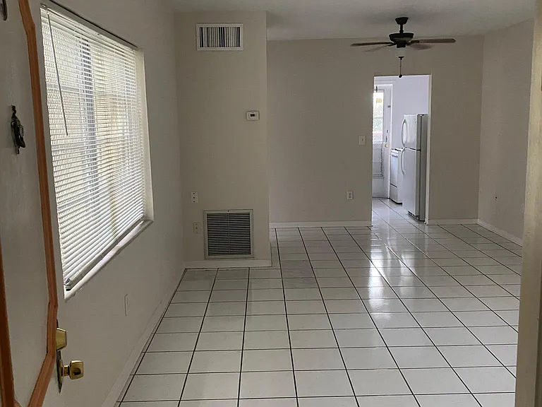 233 Phoenetia Ave #3 — Photo 2