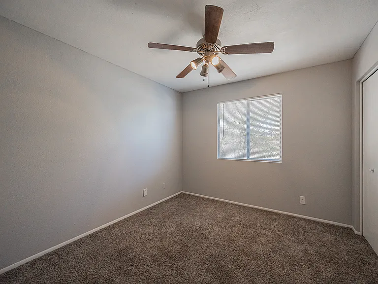 4704 S La Rosa Dr — Photo 19