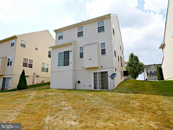 3rd image of 304 Kentshire Dr