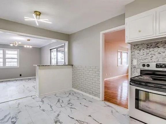 4th image of 1114 W Casado St
