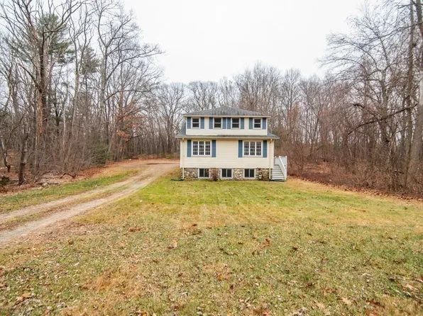 449 Amesbury Rd, Haverhill, MA 01830