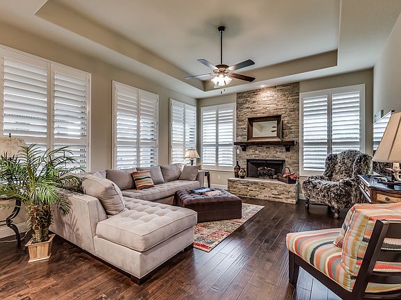 3rd image of 4329 Oak Chase Dr