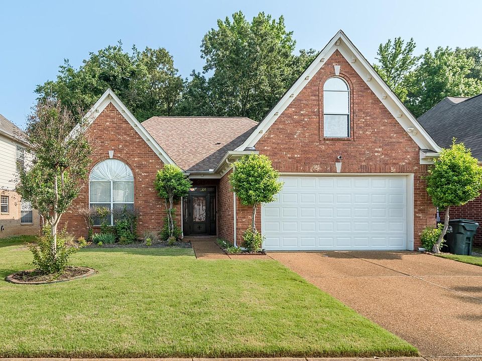1st image of 9286 N Fairmont Cir