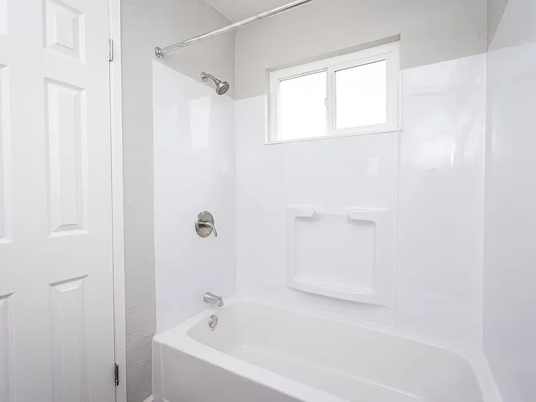 Gold Creek Apartments — Photo 43