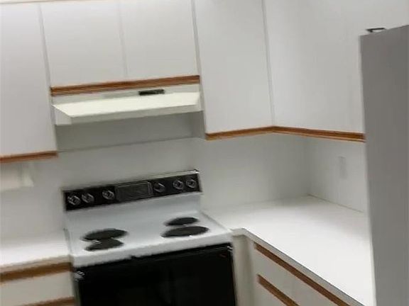 4th image of 1300 SW 125th Ave APT 402K