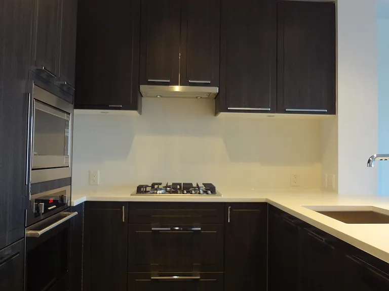 6633 Cambie St #600 — Photo 5