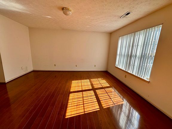 4th image of 2484 Shady Hills Dr